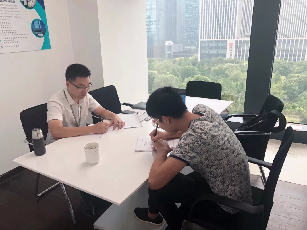 热烈祝贺董总签约创绿家重庆市区级代理! 热烈祝贺董总签约创绿家重庆市区级代理!