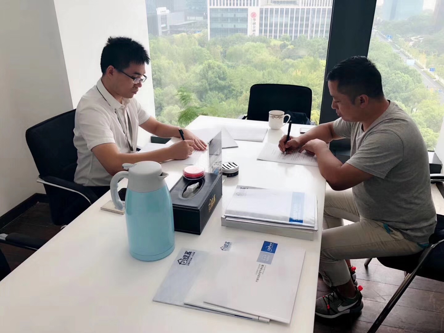 热烈祝贺蒋总签约创绿家阜阳市县级代理！