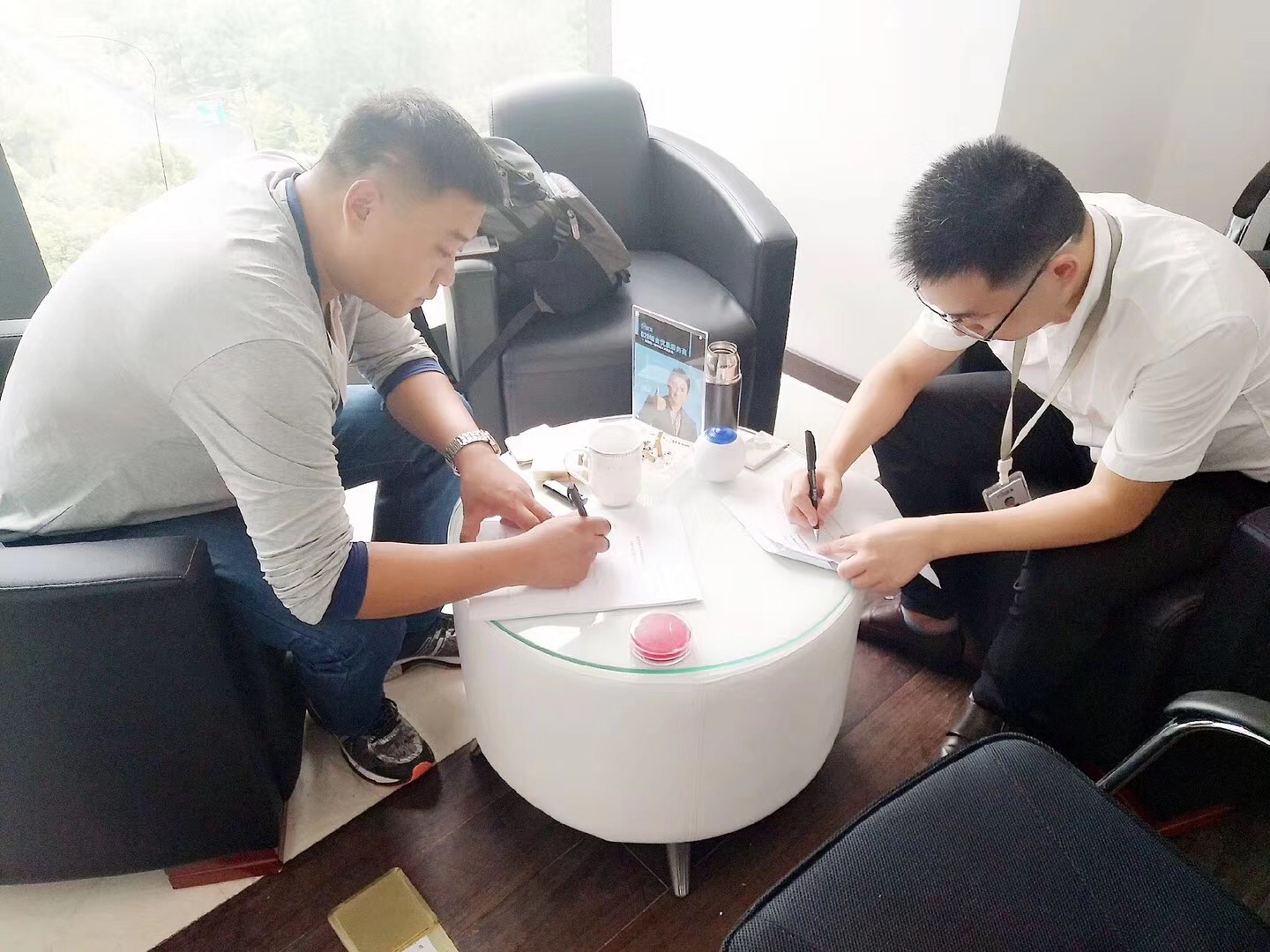 热烈祝贺王总签约创绿家郑州市区级代理！